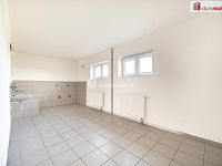 Prodej, dvougenerační rodinný dům (2+kk, 5+kk + 2x balkón) s pozemkem 2.075 m2, Dolní Třebonín - 19