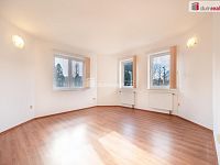 Prodej, dvougenerační rodinný dům (2+kk, 5+kk + 2x balkón) s pozemkem 2.075 m2, Dolní Třebonín - 8