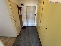 Pronájem bytu 1+kk 34m2 balkon P10 Strašnice U Hranic metro zařízený - 4