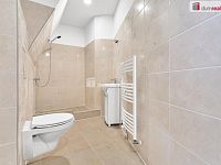 Prodej bytového domu s obchodními prostory v Karlových Varech - 11