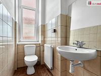 Prodej bytového domu s obchodními prostory v Karlových Varech - 23