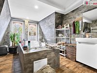 Prodej bytového domu s obchodními prostory v Karlových Varech - 3