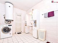 prodej  2gen. RD 6+2 210 m2, pozemek 1322 m2, Hostín, okres Mělník - koup 1np