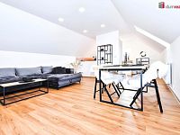 prodej  2gen. RD 6+2 210 m2, pozemek 1322 m2, Hostín, okres Mělník - obývák 2