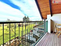 prodej  2gen. RD 6+2 210 m2, pozemek 1322 m2, Hostín, okres Mělník - výhled terasa 2