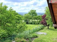 prodej  2gen. RD 6+2 210 m2, pozemek 1322 m2, Hostín, okres Mělník - výhled terasa