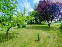 prodej  2gen. RD 6+2 210 m2, pozemek 1322 m2, Hostín, okres Mělník - zahrada