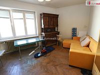 Prostorný byt 2+1 ve čtvrtém patře s výtahem na Čerťáku v Karlových varech