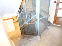 Prostorný byt 2+1 ve čtvrtém patře s výtahem na Čerťáku v Karlových varech - 14