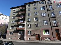 Prostorný byt 2+1 ve čtvrtém patře s výtahem na Čerťáku v Karlových varech - 18