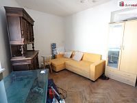 Prostorný byt 2+1 ve čtvrtém patře s výtahem na Čerťáku v Karlových varech - 3