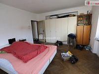 Prostorný byt 2+1 ve čtvrtém patře s výtahem na Čerťáku v Karlových varech - 5