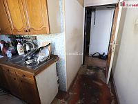 Prostorný byt 2+1 ve čtvrtém patře s výtahem na Čerťáku v Karlových varech - 7