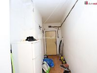 Prostorný byt 2+1 ve čtvrtém patře s výtahem na Čerťáku v Karlových varech - 8