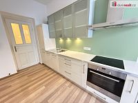 Pronájem bytu 2+1 68 m2 + balkon P5 Smíchov nezařízený cihla po rekonstrukci