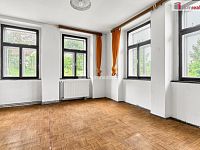 Prodej rodinného domu s 531 m2 podlahové plochy - 8