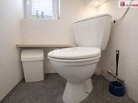 Dům s výhledem na celé Ústí, dvěma byty a soukromím, které jinde nenajdete - 10