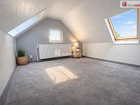 Dům s výhledem na celé Ústí, dvěma byty a soukromím, které jinde nenajdete - 11