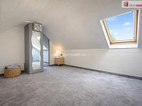 Dům s výhledem na celé Ústí, dvěma byty a soukromím, které jinde nenajdete - 13