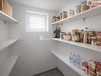 Dům s výhledem na celé Ústí, dvěma byty a soukromím, které jinde nenajdete - 7