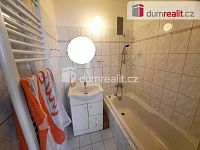Nájem bytu 3+1+L+garáž - koupelna