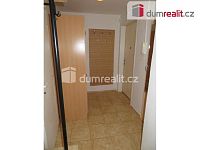 Pronájem 1+kk 32m2, po rekonstrukci, přízemí, atraktivní lokalita Praha 6, nám. Interbrigády - 10