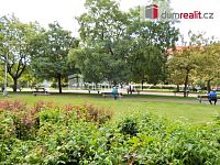 Pronájem 1+kk 32m2, po rekonstrukci, přízemí, atraktivní lokalita Praha 6, nám. Interbrigády - 11