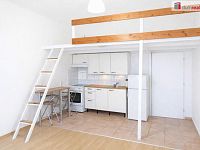 Pronájem 1+kk 32m2, po rekonstrukci, přízemí, atraktivní lokalita Praha 6, nám. Interbrigády - 6
