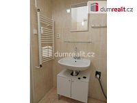 Pronájem 1+kk 32m2, po rekonstrukci, přízemí, atraktivní lokalita Praha 6, nám. Interbrigády - 8