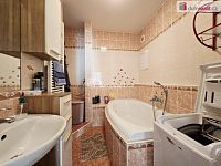 Pronájem bytu 4+kk, 83 m² + 18 m² terasa, Praha - Kyje - 7