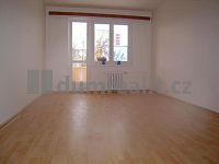 Pronájem bytu 2+1 56m2 balkon P10 Malešice Skřivanská neprůchozí pokoje rekonstrukce částečně zařízený  - 2