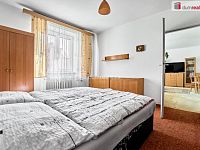 Prodej slunného bytu 2+1 v Ostrově  - 6