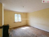 Prodej domu s velkou zahradou 1557, Zdice - pokoj