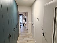 Rodinný dům 4+kk, Kostelec nad Labem - chodba