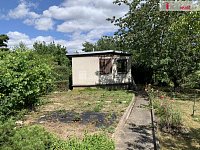 Prodej dřevěné podsklepené zahradní chaty 20m2, zahrada 385 m2, osada Jenerálka, Praha Dejvice - 12