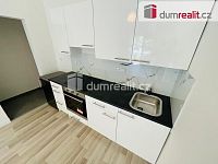 Pronájem bytu 1+kk 22 m2 P5 Smíchov Na Skalce cihla po rekonstrukci balkon - 2