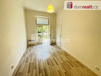 Pronájem bytu 1+kk 22 m2 P5 Smíchov Na Skalce cihla po rekonstrukci balkon - 4