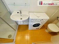 Pronájem bytu 1+kk 22 m2 P5 Smíchov Na Skalce cihla po rekonstrukci balkon - 7