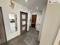 Světlý byt 3+kk po rekonstrukci s lodžií a výhledem do parku – Štětí - 5