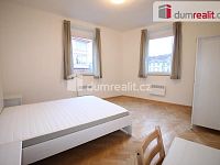 Pronájem 2+kk 45 m2 P5 Košíře Slávy Horníka zařízeno průchozí   - 4