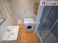 Pronájem 2+kk 45 m2 P5 Košíře Slávy Horníka zařízeno průchozí   - 9