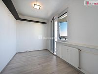 K prodeji, světlý byt 3+1 s jídelnou, šatnou, 2 balkóny a 2 sklepy, ul. Prachatická 1203/13 (u Cinestaru), České Budějovice - 9