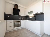 K prodeji, světlý byt 3+1 s jídelnou, šatnou, 2 balkóny a 2 sklepy, ul. Prachatická 1203/13 (u Cinestaru), České Budějovice - 7