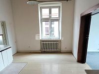 prodej bytové jednotky 2+1 včetně vlastní garáže, 96 m2, ul. Teplická, Děčín - Podmokly, osobní vlastnictví - 3