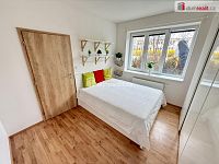 Pronájem světlého bytu 2+kk se zahrádkou, Kralupy nad Vltavou – Lobeček - 2