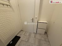 Pronájem bytu 1+kk 30 m2 P5 Smíchov zařízený po rekonstrukci - 6
