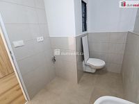 Slunný částečně rekonstruovaný byt 2+1/S/L ve druhém patře panelového domu - 12