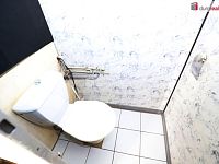 Slunný částečně rekonstruovaný byt 2+1/S/L ve druhém patře panelového domu - 11