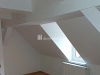 Atypický krásný slunný prostorný mezonetový byt 4+kk v historickém centru Chebu - 10