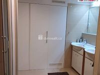 Atypický krásný slunný prostorný mezonetový byt 4+kk v historickém centru Chebu - 20